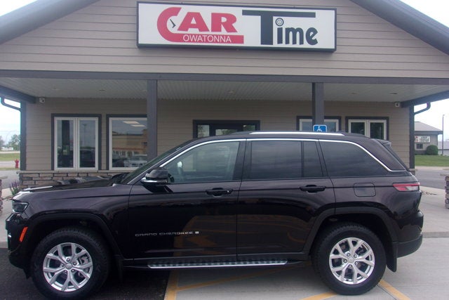 2023 Jeep Grand Cherokee's photo