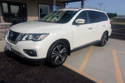 2017 Nissan Pathfinder Platinum