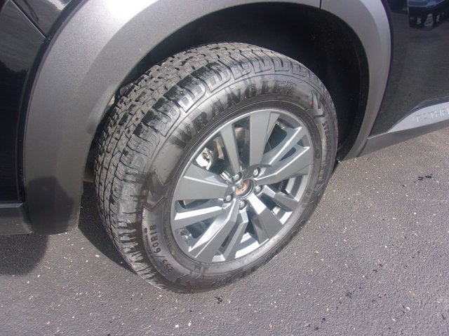 2024 Nissan Pathfinder S