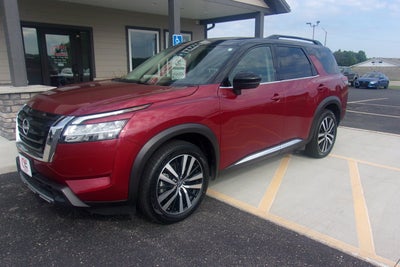 2024 Nissan Pathfinder Platinum
