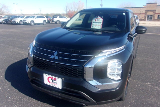 2022 Mitsubishi Outlander ES