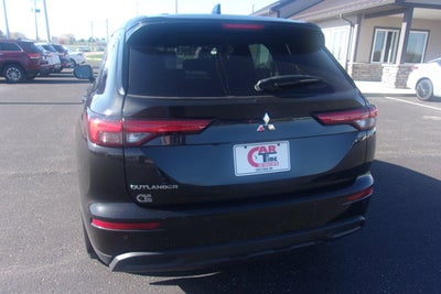 2022 Mitsubishi Outlander ES